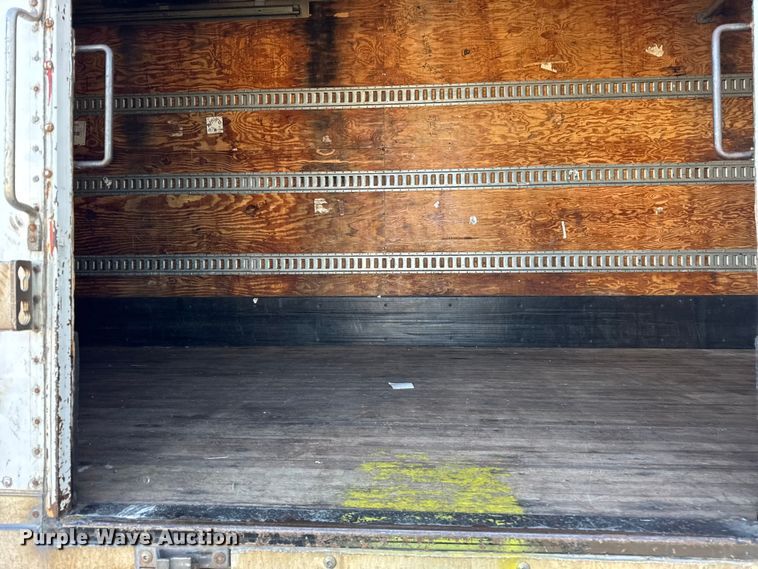 image for item EF2310 2005 International 4300 box truck