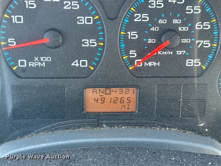 image for item EF2310 2005 International 4300 box truck