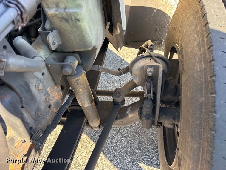 image for item EF2310 2005 International 4300 box truck