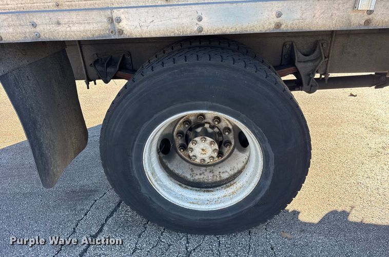 image for item EF2310 2005 International 4300 box truck