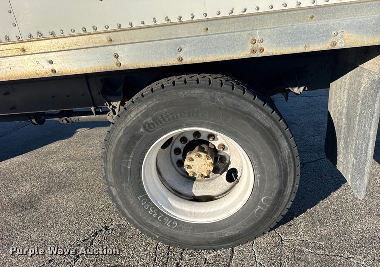 image for item EF2310 2005 International 4300 box truck