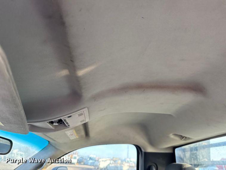 image for item EG1912 2013 Chevrolet Silverado 3500HD flatbed pickup truck