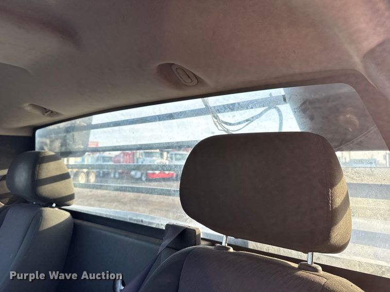 image for item EG1912 2013 Chevrolet Silverado 3500HD flatbed pickup truck