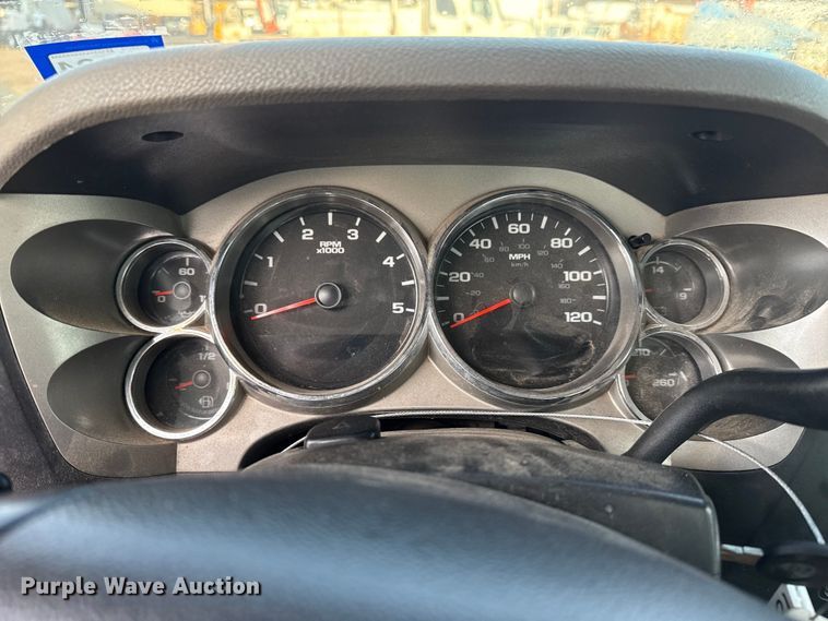 image for item EG1912 2013 Chevrolet Silverado 3500HD flatbed pickup truck