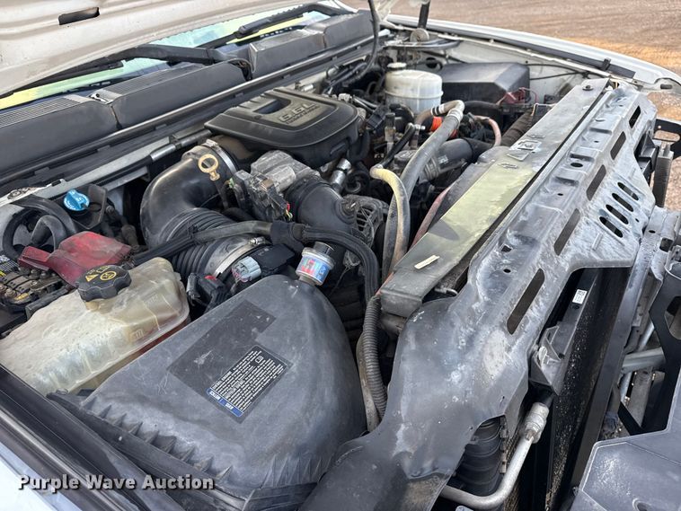 image for item EG1912 2013 Chevrolet Silverado 3500HD flatbed pickup truck