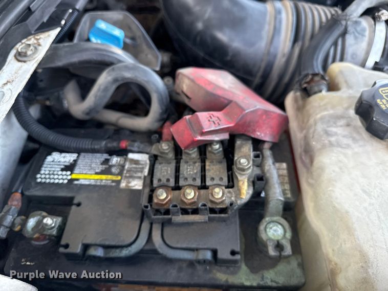 image for item EG1912 2013 Chevrolet Silverado 3500HD flatbed pickup truck