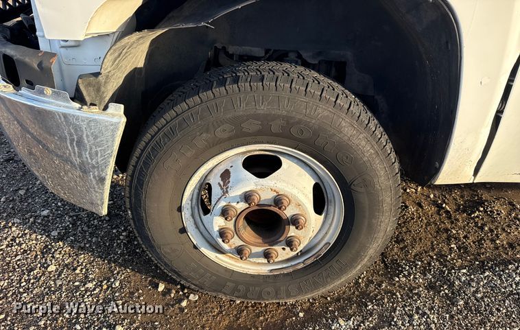 image for item EG1912 2013 Chevrolet Silverado 3500HD flatbed pickup truck