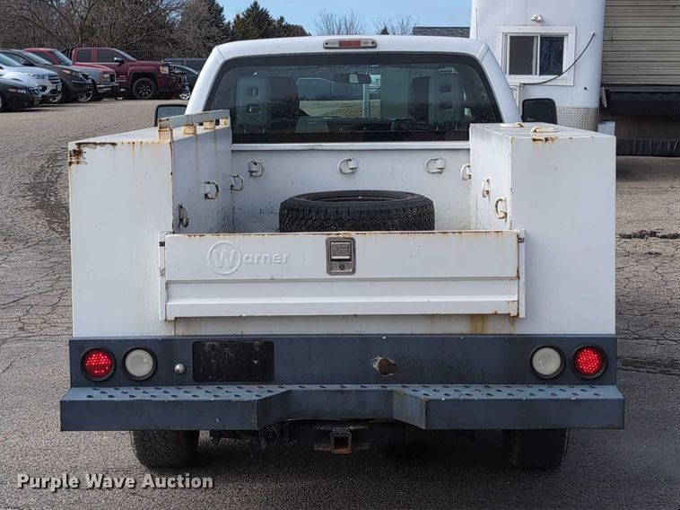 image for item EG2751 2015 Ford F350 Super Duty utility bed pickup truck