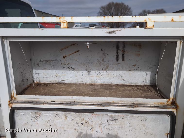 image for item EG2751 2015 Ford F350 Super Duty utility bed pickup truck