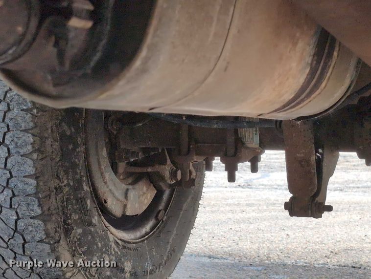 image for item EG2751 2015 Ford F350 Super Duty utility bed pickup truck