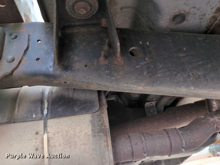 image for item EG2751 2015 Ford F350 Super Duty utility bed pickup truck