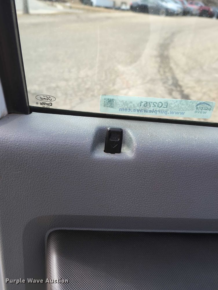 image for item EG2751 2015 Ford F350 Super Duty utility bed pickup truck