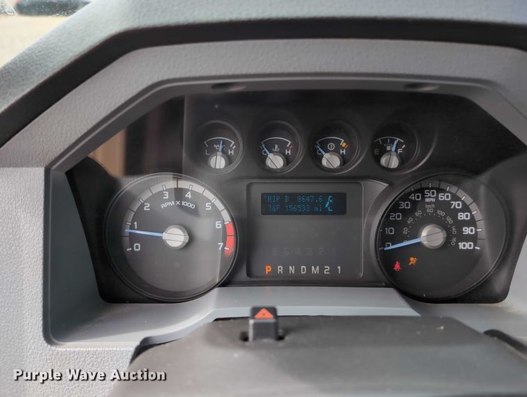 image for item EG2751 2015 Ford F350 Super Duty utility bed pickup truck