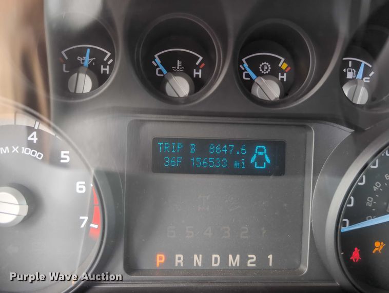 image for item EG2751 2015 Ford F350 Super Duty utility bed pickup truck