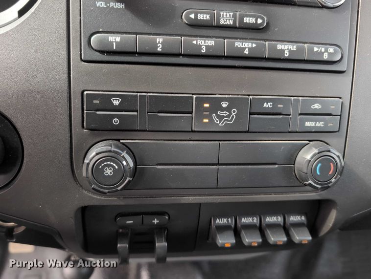 image for item EG2751 2015 Ford F350 Super Duty utility bed pickup truck