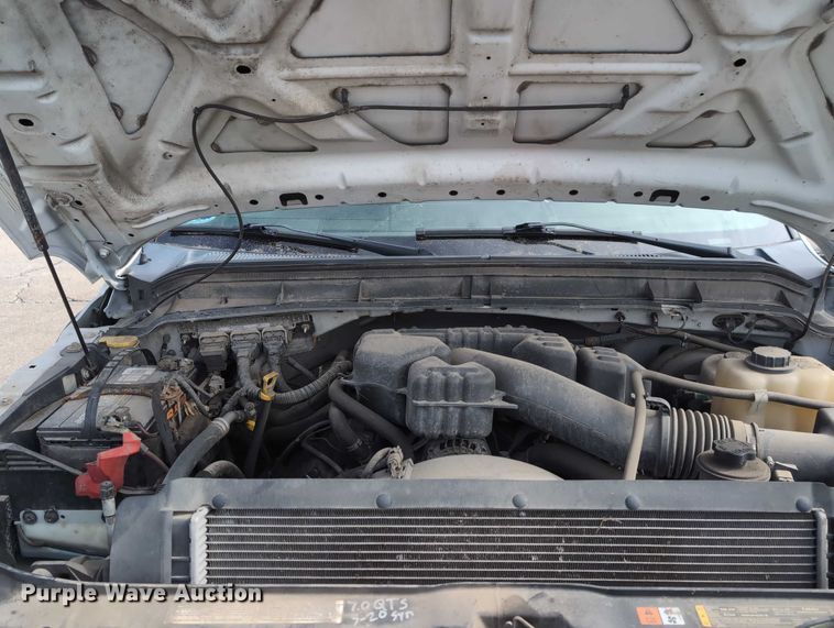 image for item EG2751 2015 Ford F350 Super Duty utility bed pickup truck