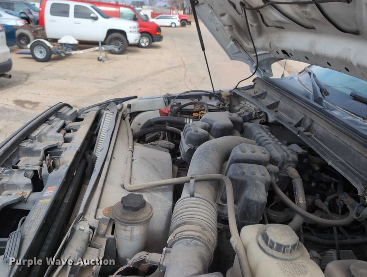 image for item EG2751 2015 Ford F350 Super Duty utility bed pickup truck