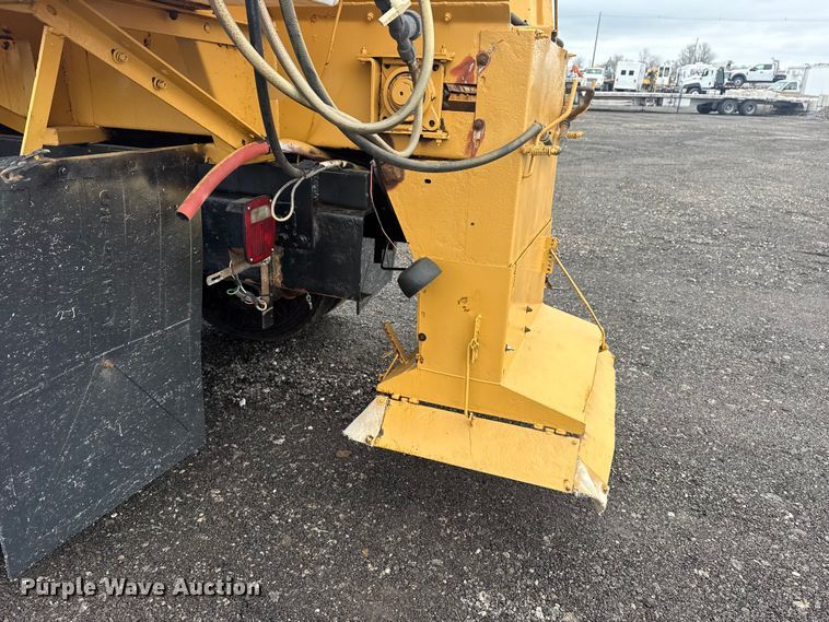 image for item EG8838 1995 Ford LT8000 applicator truck