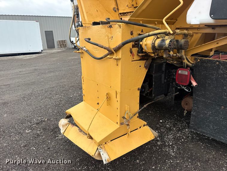 image for item EG8838 1995 Ford LT8000 applicator truck