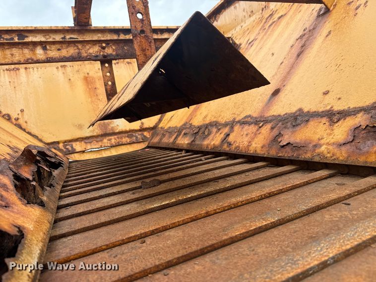 image for item EG8838 1995 Ford LT8000 applicator truck