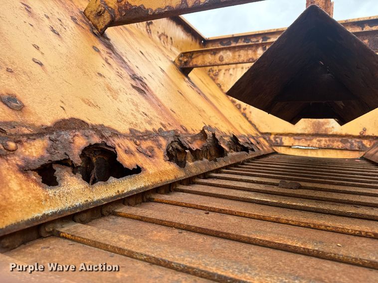 image for item EG8838 1995 Ford LT8000 applicator truck