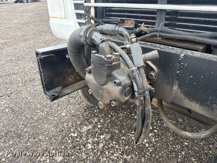 image for item EG8838 1995 Ford LT8000 applicator truck
