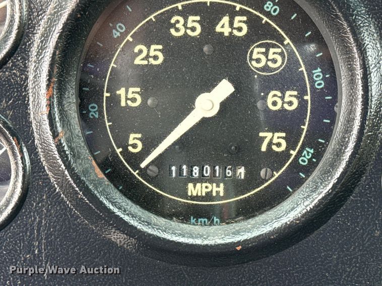 image for item EG8838 1995 Ford LT8000 applicator truck