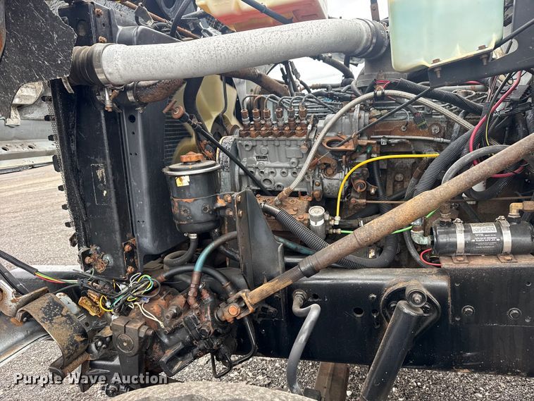 image for item EG8838 1995 Ford LT8000 applicator truck