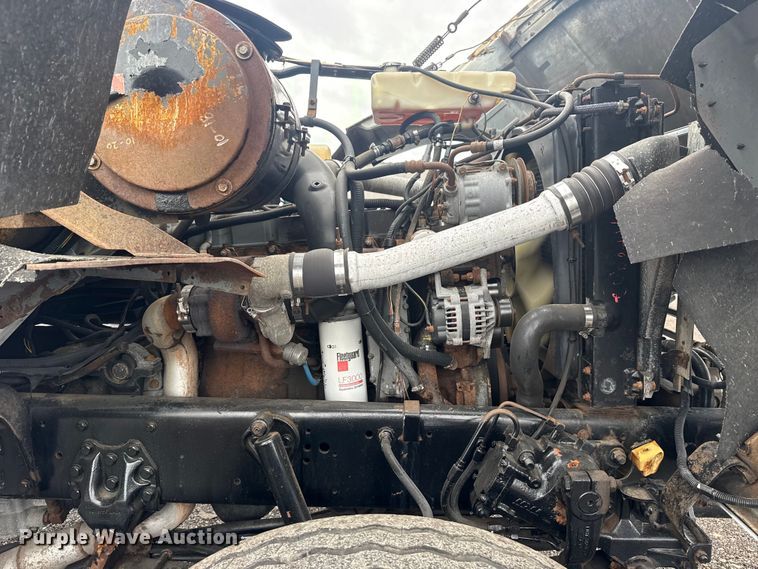 image for item EG8838 1995 Ford LT8000 applicator truck