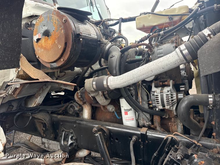 image for item EG8838 1995 Ford LT8000 applicator truck