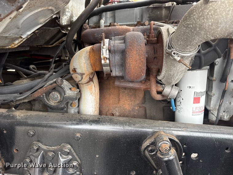 image for item EG8838 1995 Ford LT8000 applicator truck