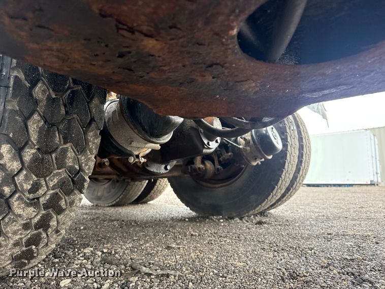 image for item EG8838 1995 Ford LT8000 applicator truck