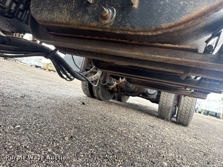 image for item EG8838 1995 Ford LT8000 applicator truck