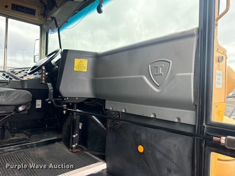 image for item EG8839 2010 IC  PB105 school bus