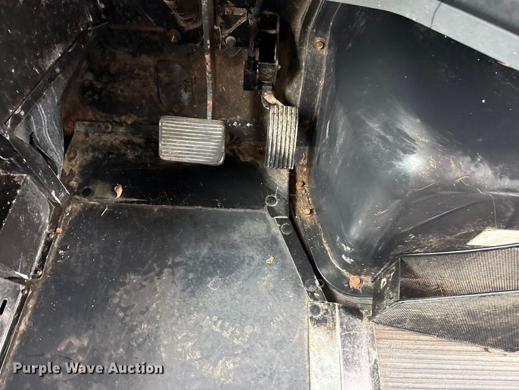 image for item EG8839 2010 IC  PB105 school bus