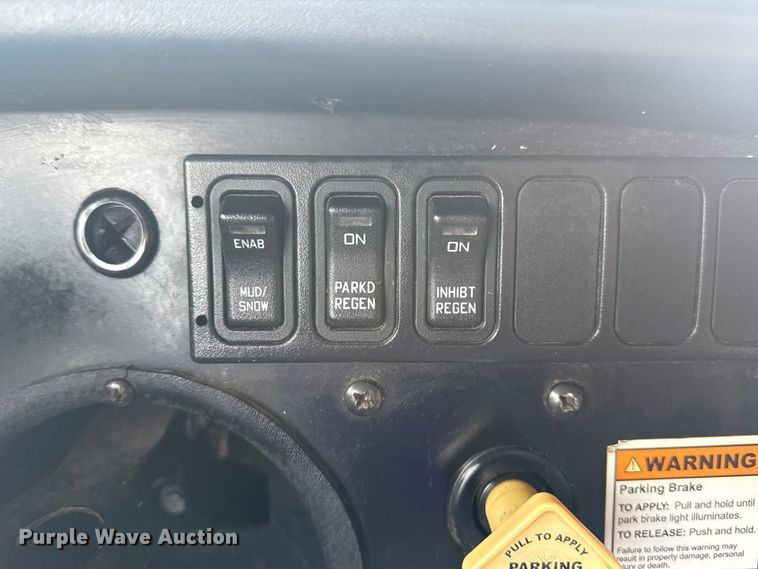 image for item EG8839 2010 IC  PB105 school bus