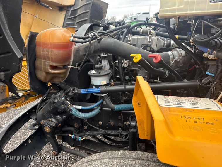 image for item EG8839 2010 IC  PB105 school bus