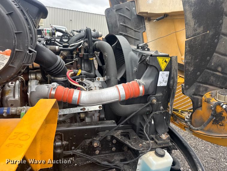 image for item EG8839 2010 IC  PB105 school bus