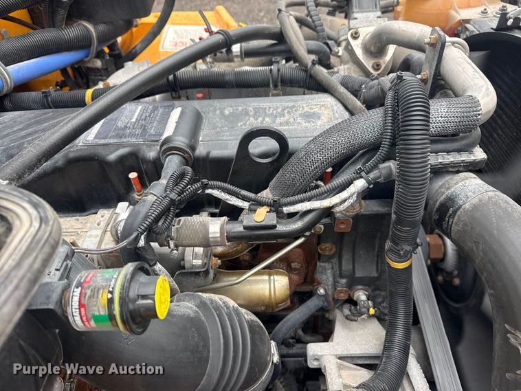 image for item EG8839 2010 IC  PB105 school bus