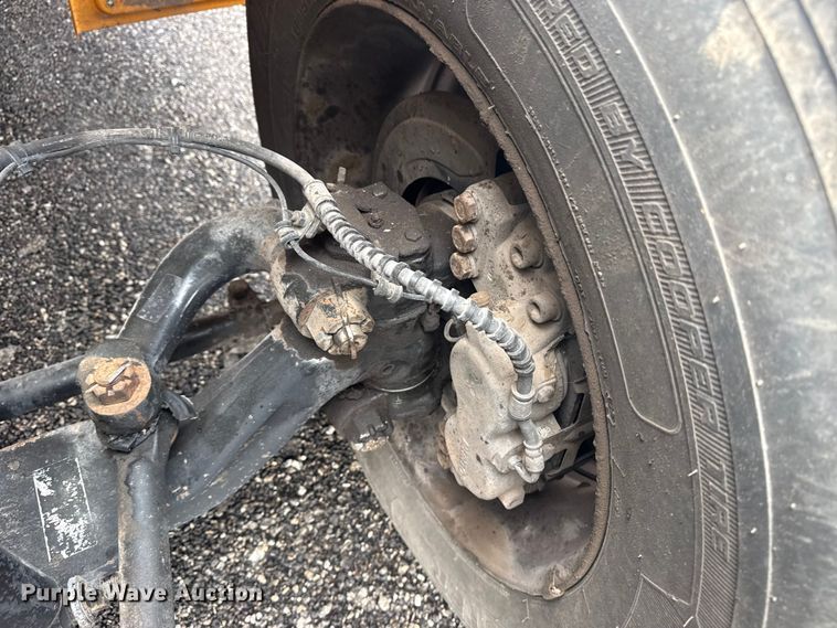 image for item EG8839 2010 IC  PB105 school bus