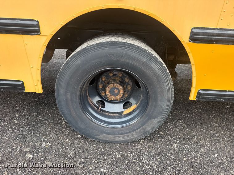 image for item EG8839 2010 IC  PB105 school bus