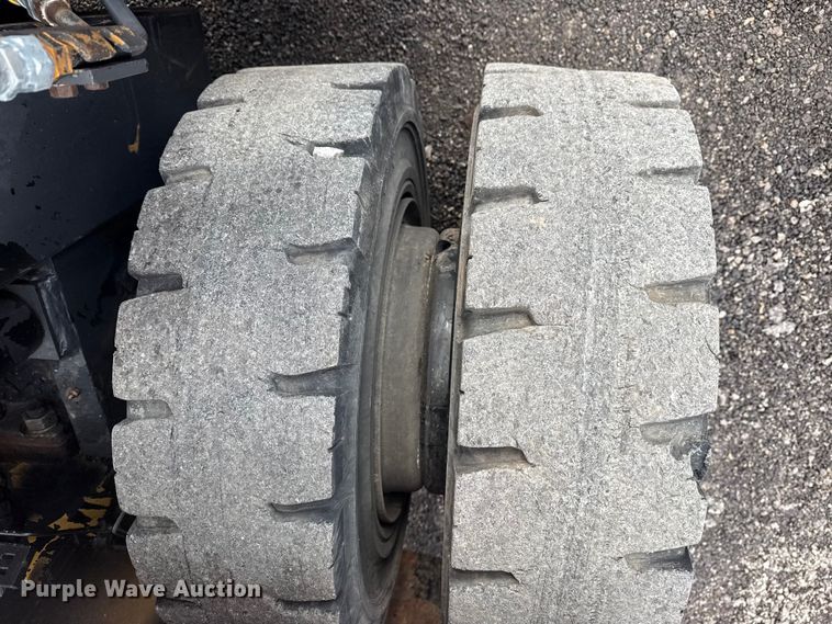 image for item EG8843 Caterpillar DP70 forklift