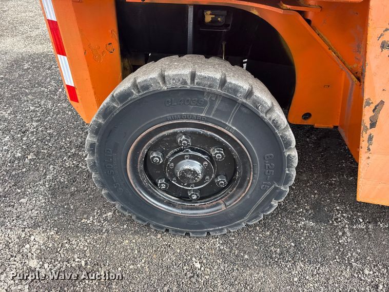 image for item EG8843 Caterpillar DP70 forklift