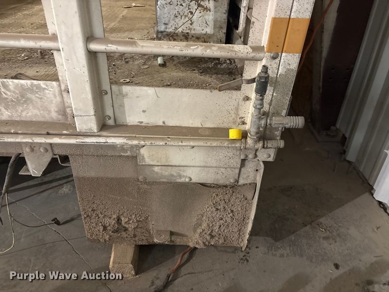 image for item EI5759 FEC service truck bed