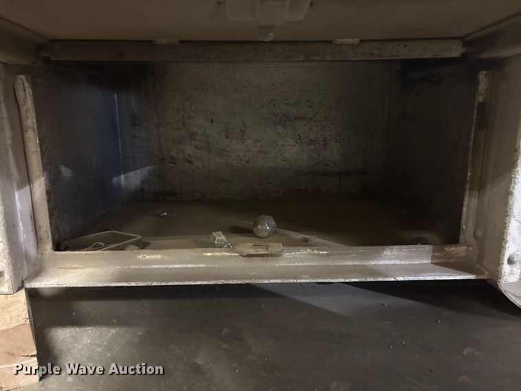 image for item EI5759 FEC service truck bed