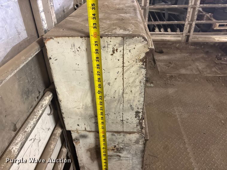 image for item EI5759 FEC service truck bed