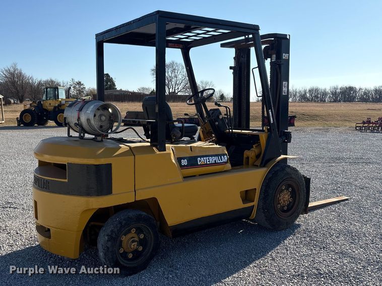 image for item EI5774 Caterpillar 80 forklift