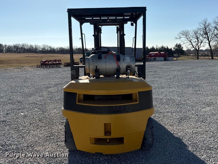image for item EI5774 Caterpillar 80 forklift