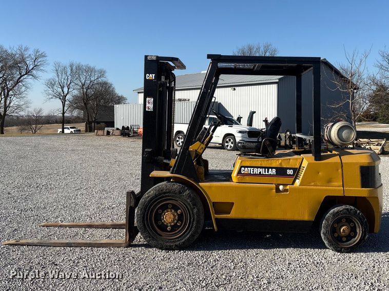 image for item EI5774 Caterpillar 80 forklift