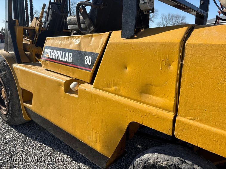 image for item EI5774 Caterpillar 80 forklift